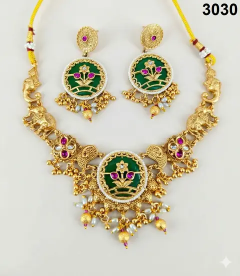 Heritage set imitation jewellery — design 8