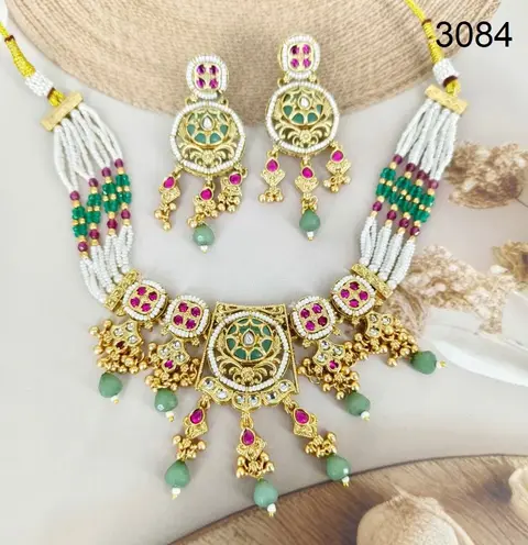 Heritage set imitation jewellery — design 4