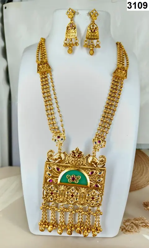 Heritage set imitation jewellery — design 7