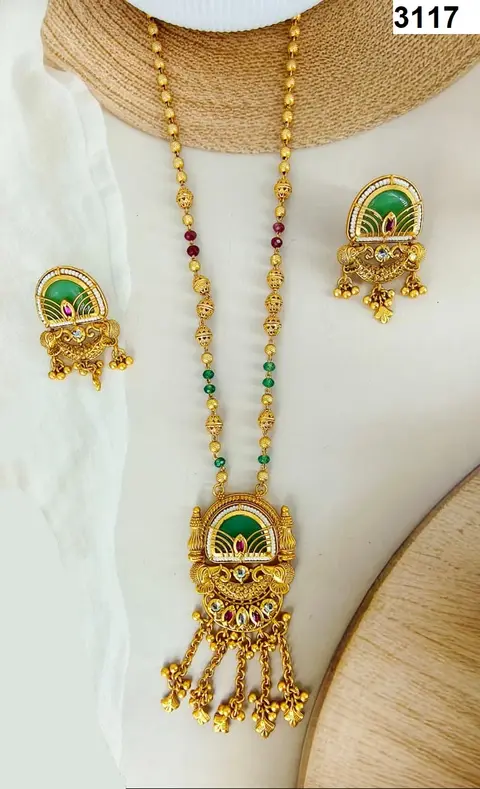 Heritage set imitation jewellery — design 5