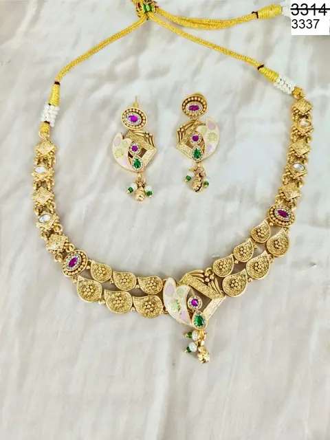 Golden Impress imitation jewellery — design 2