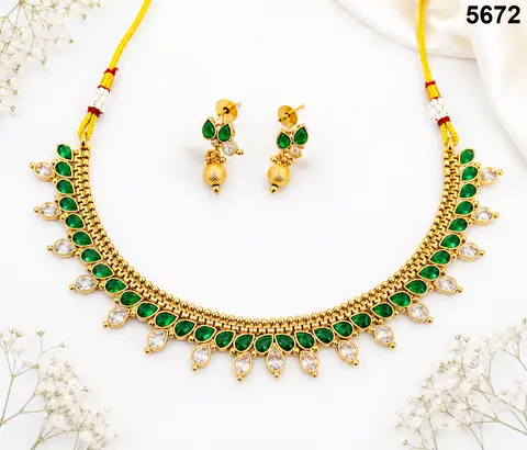 Golden Empress imitation jewellery — design 3