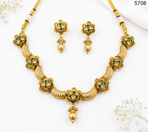 Golden Empress imitation jewellery — design 8
